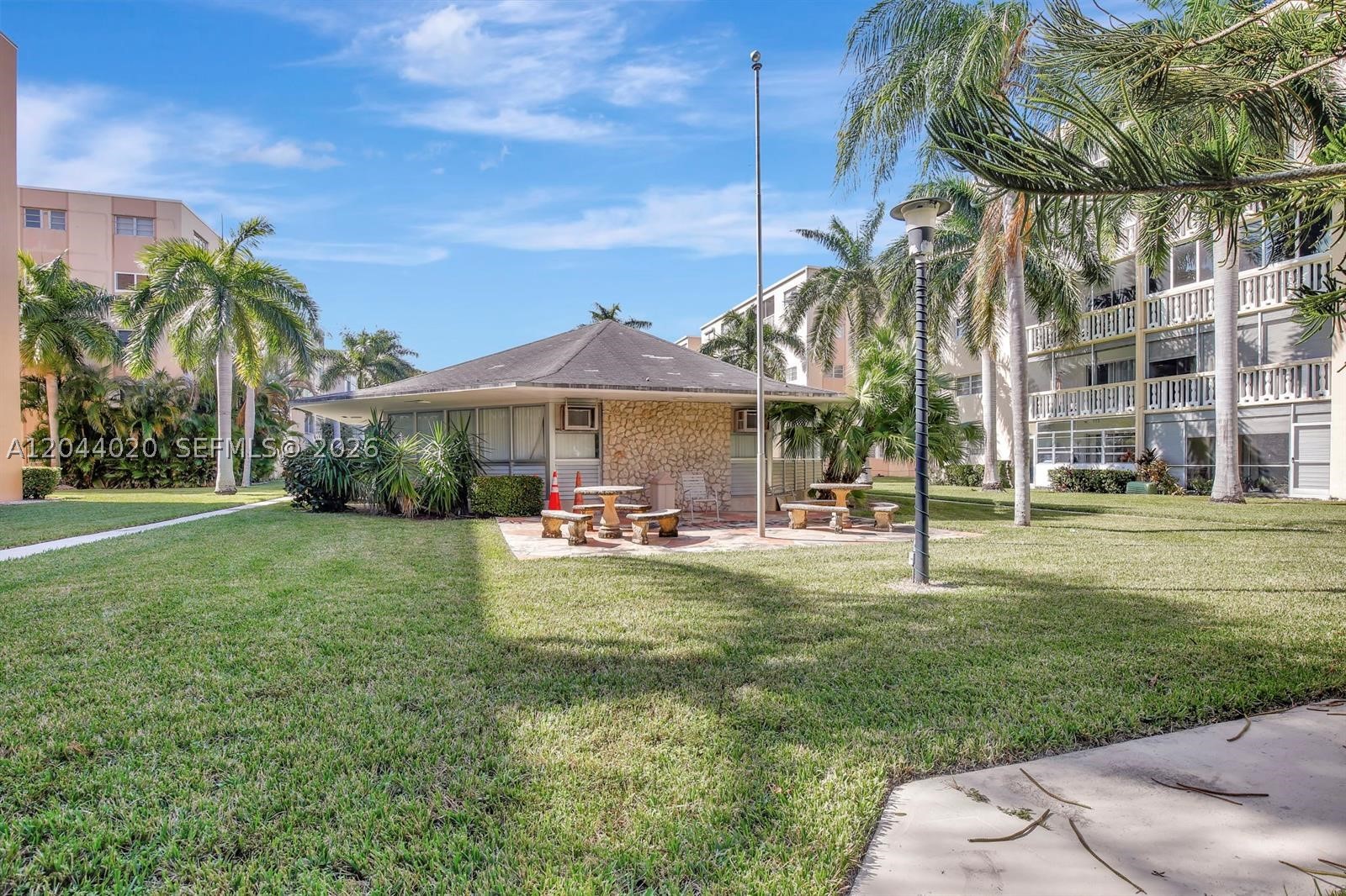 MEADOWBROOK TOWERS CONDO - Residential
