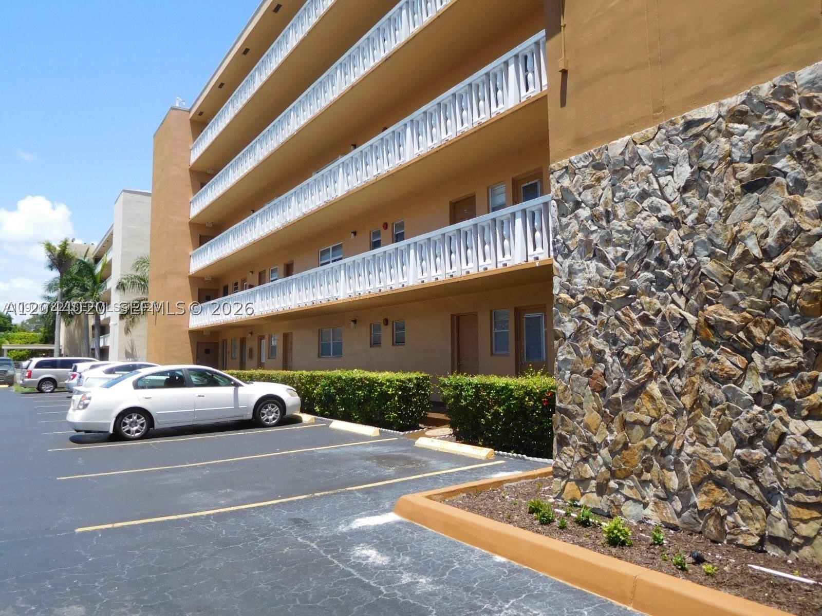 MEADOWBROOK TOWERS CONDO - Residential