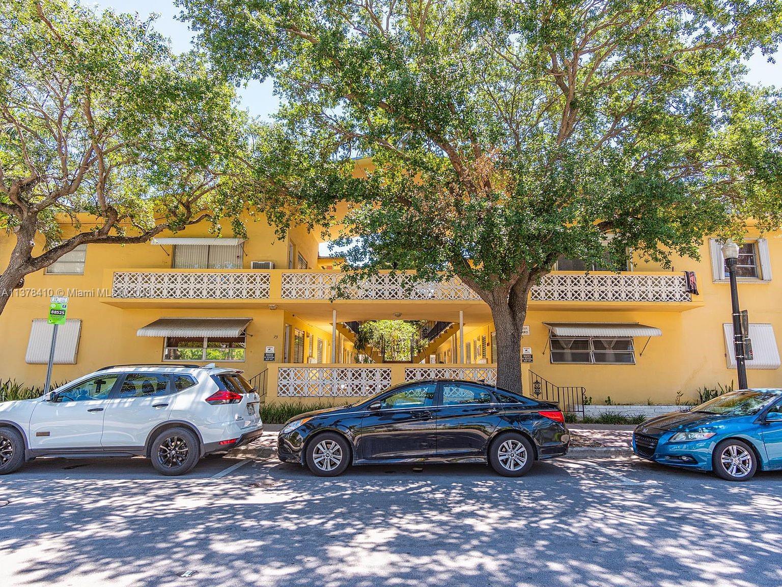 GOLDEN DREAMS CONDO - Residential