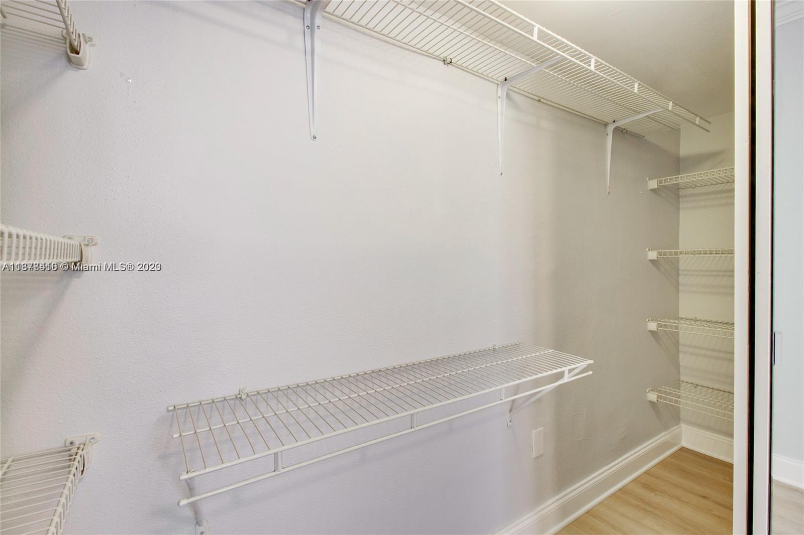 GOLDEN DREAMS CONDO - Residential