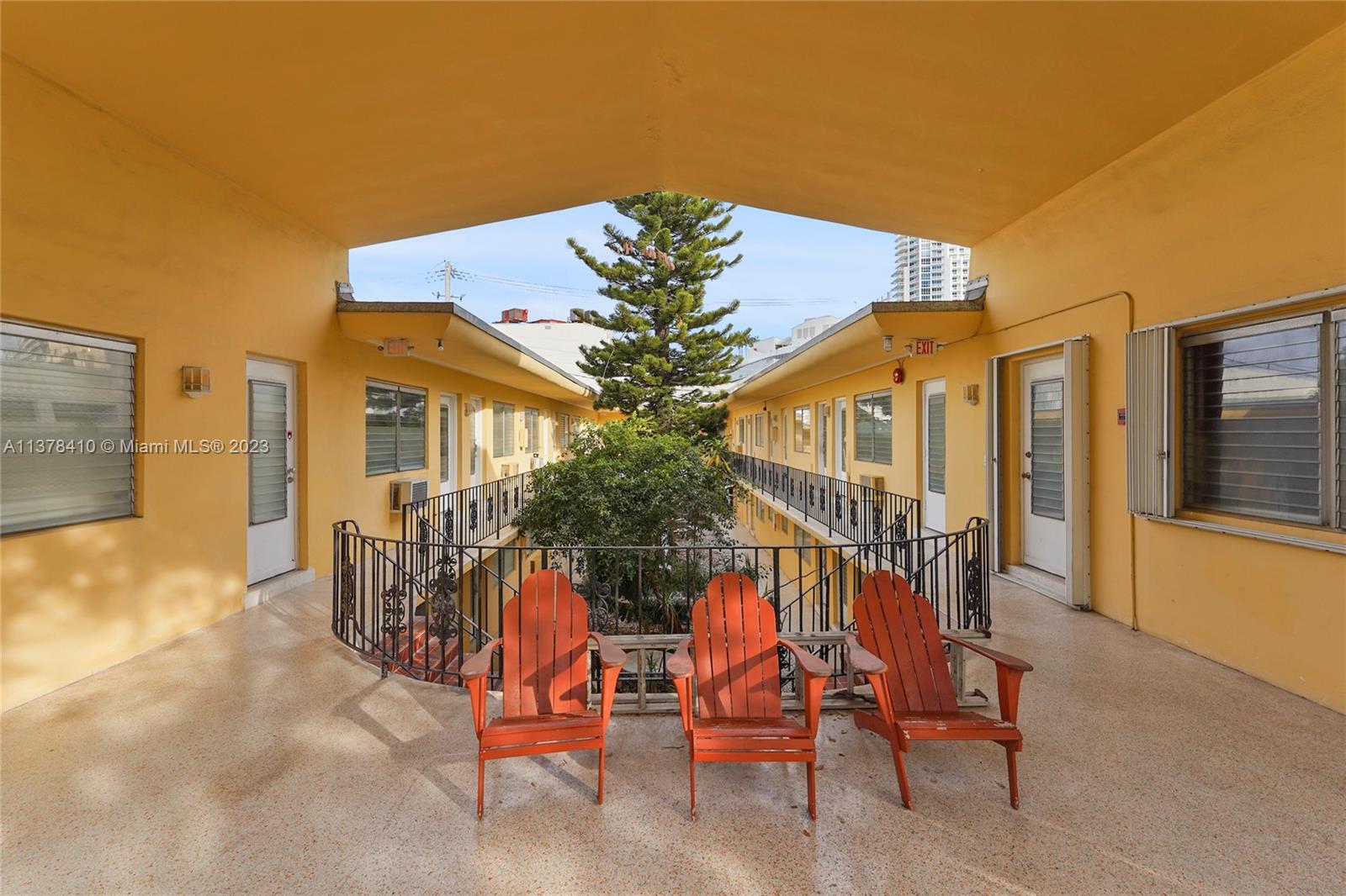 GOLDEN DREAMS CONDO - Residential