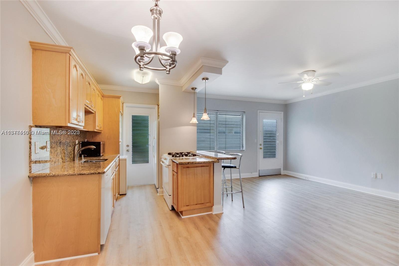 GOLDEN DREAMS CONDO - Residential