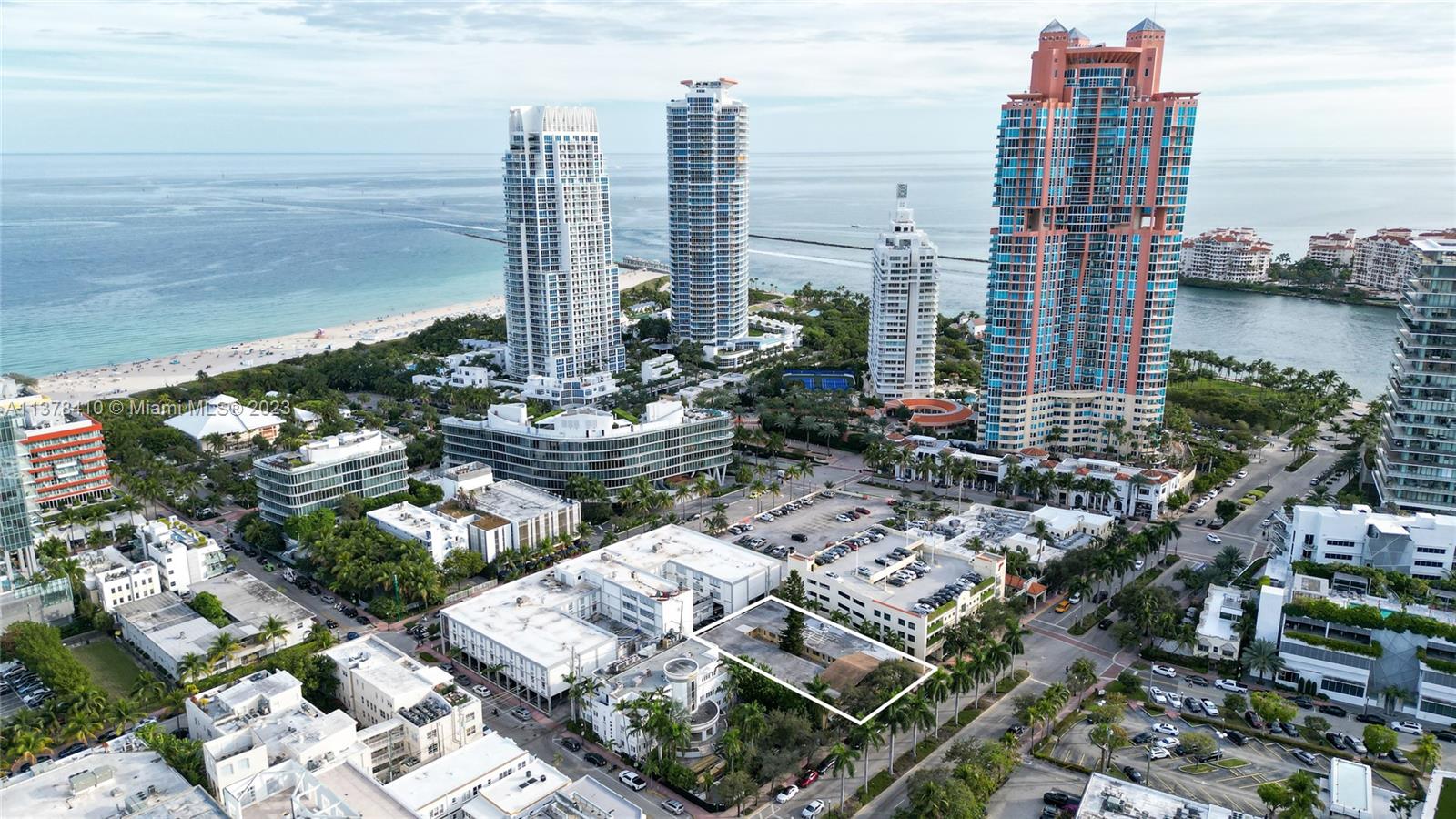 GOLDEN DREAMS CONDO - Residential