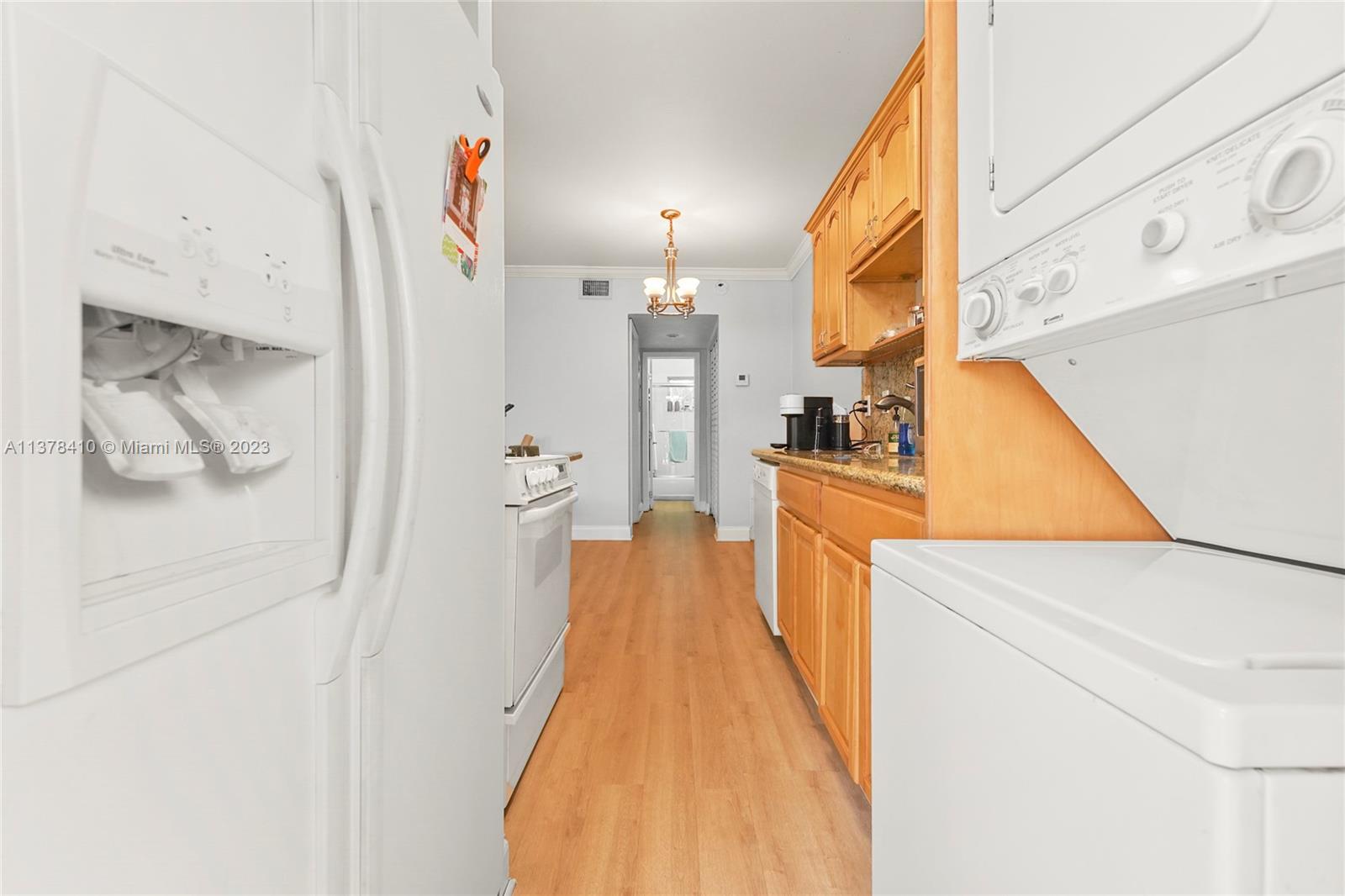 GOLDEN DREAMS CONDO - Residential