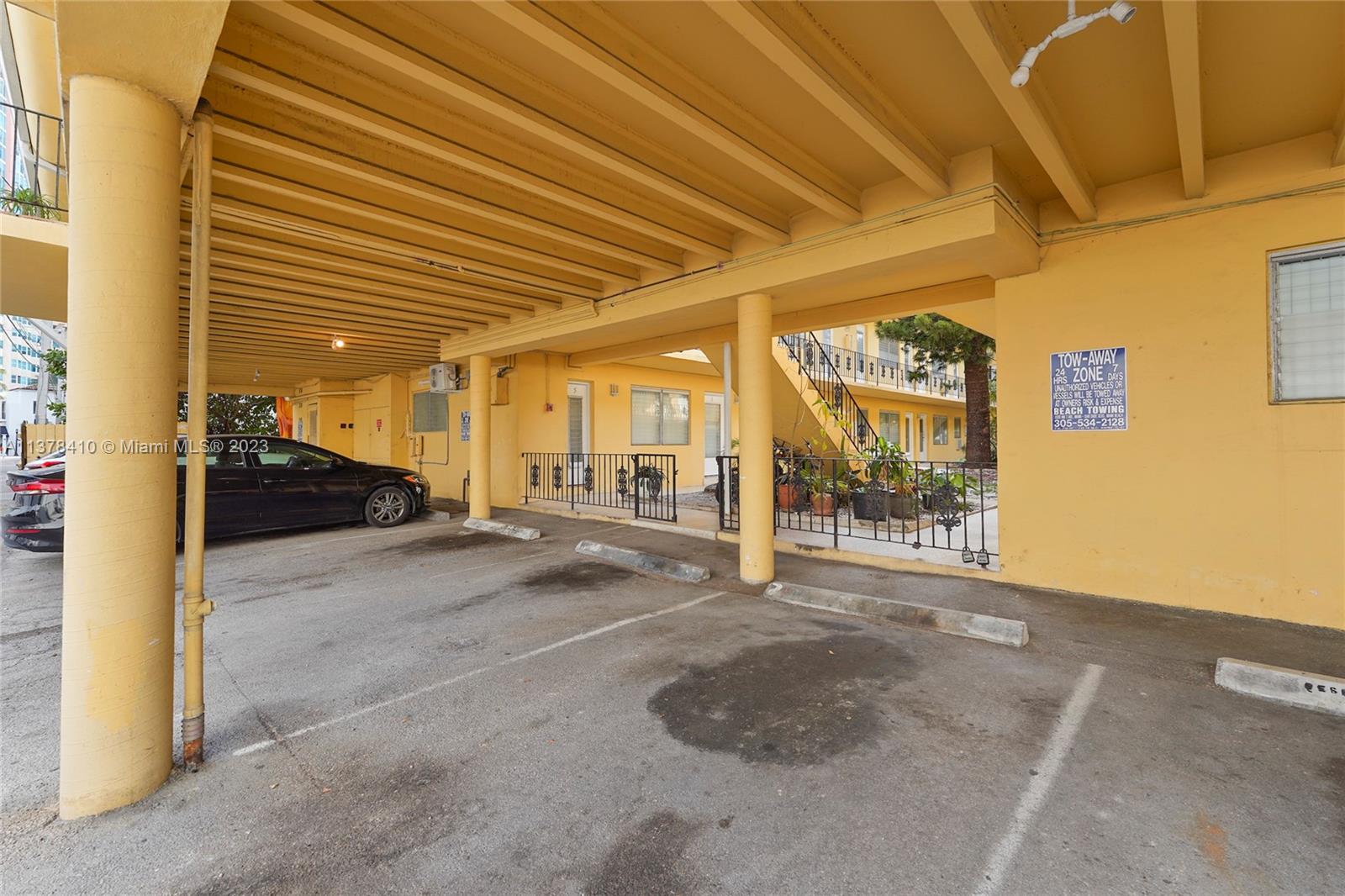 GOLDEN DREAMS CONDO - Residential