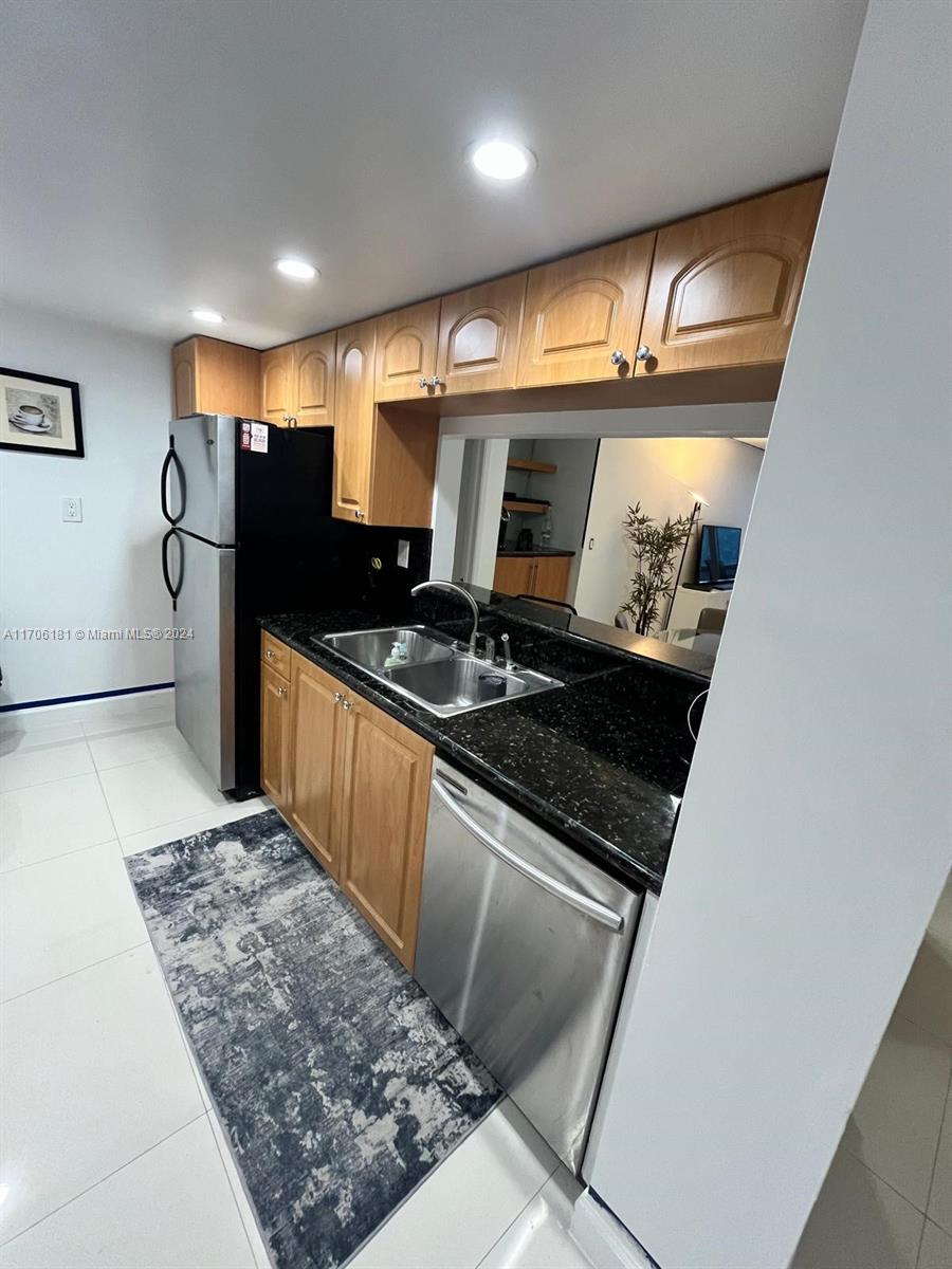 The Grand | Venetia Condo - Residential Lease