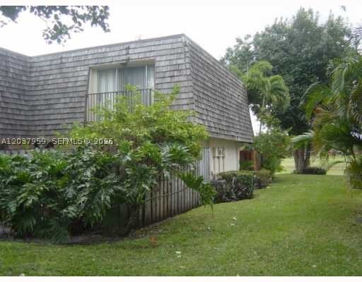 Gorgeous 2/2/1 townhouse located in one of the most beautiful communities in Davie. Upgraded kitchen and bathrooms.  Community has club house, pool and much more.