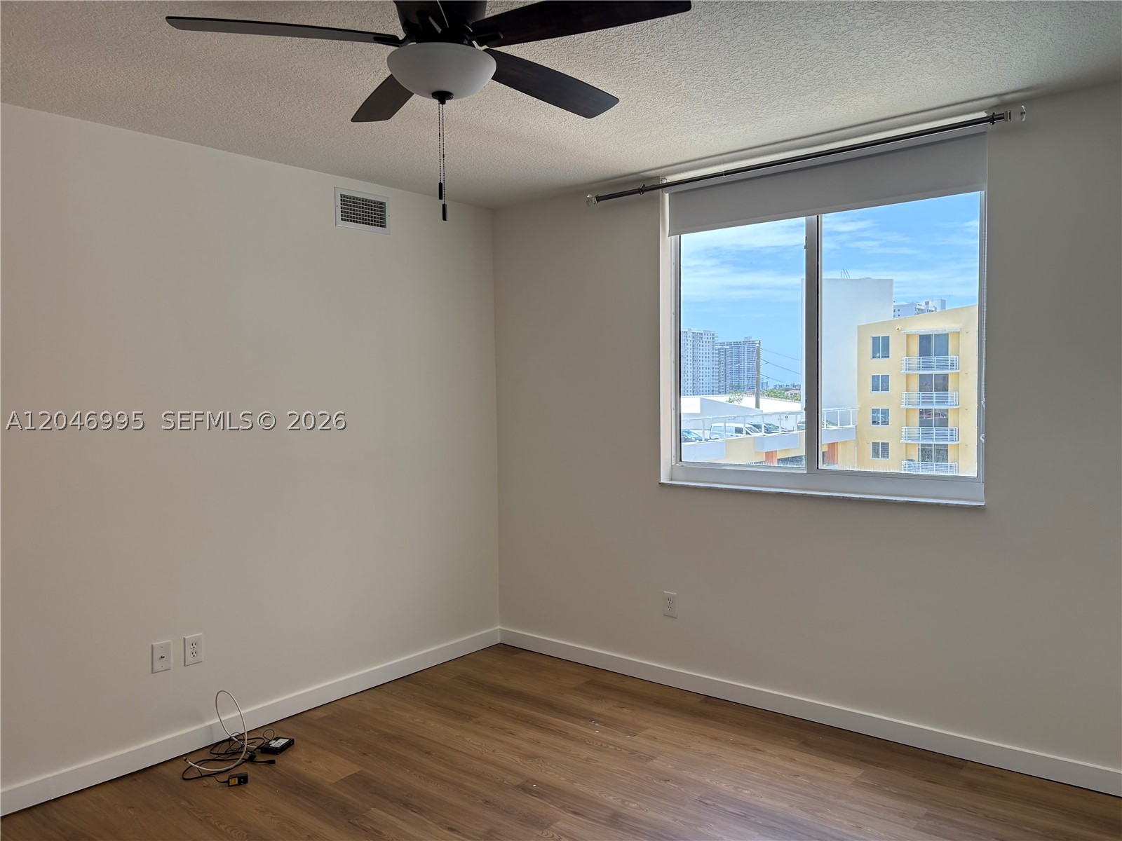 VENTURE AT AVENTURA WEST - Residential