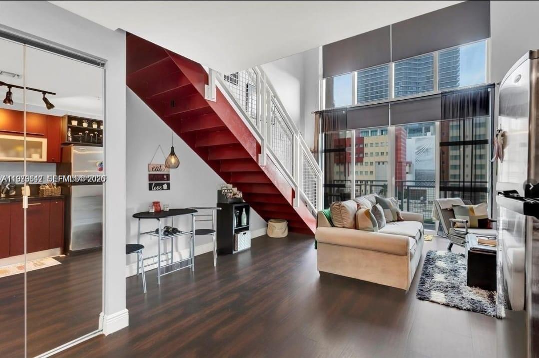 VIZCAYNE NORTH CONDO - Residential