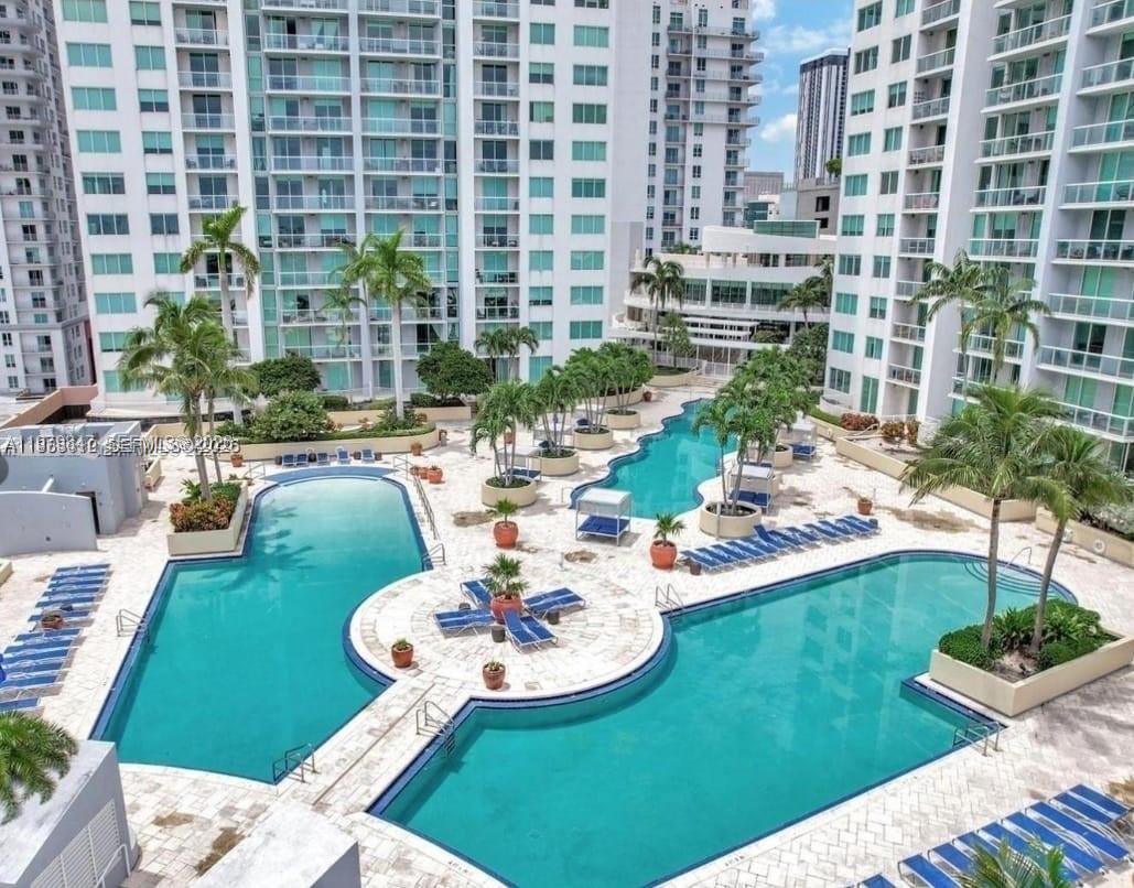 VIZCAYNE NORTH CONDO - Residential