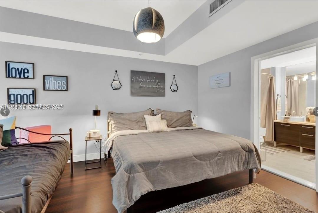 VIZCAYNE NORTH CONDO - Residential