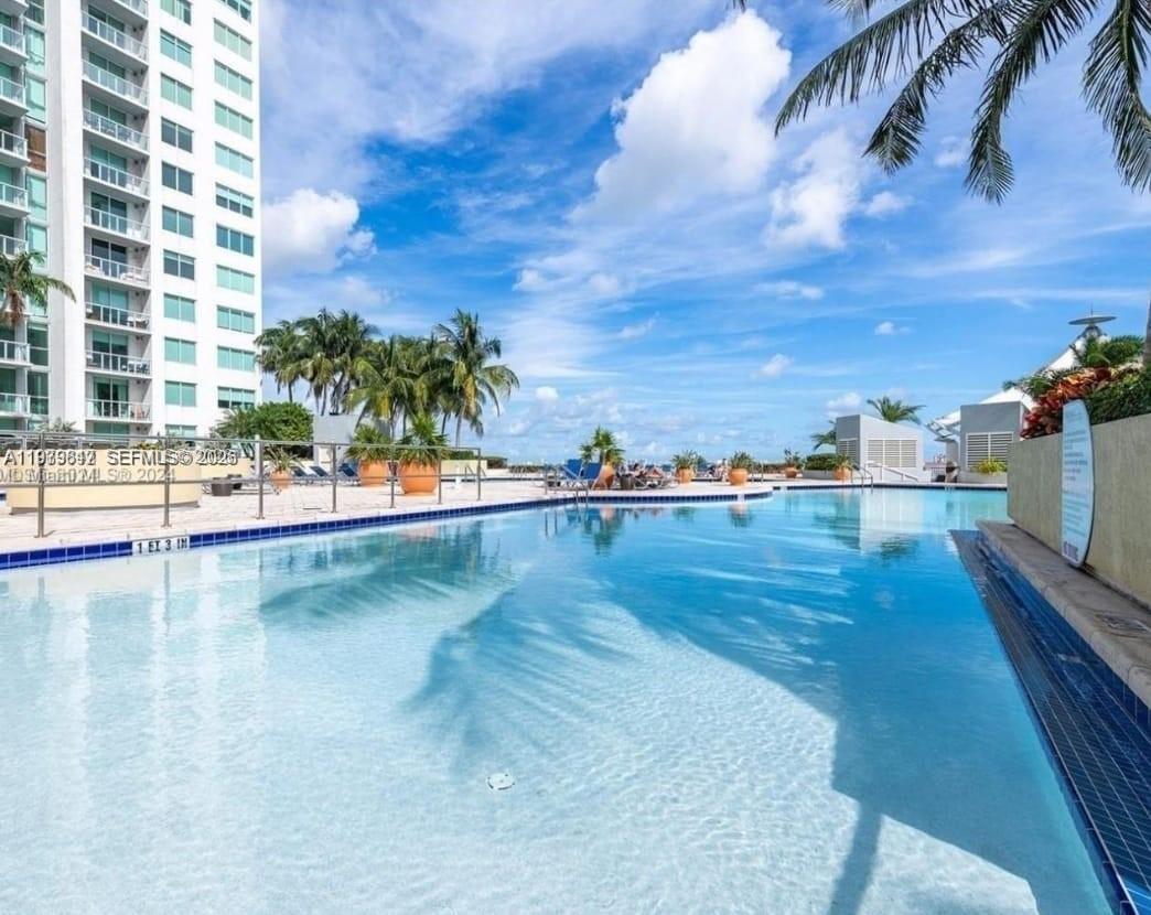 VIZCAYNE NORTH CONDO - Residential