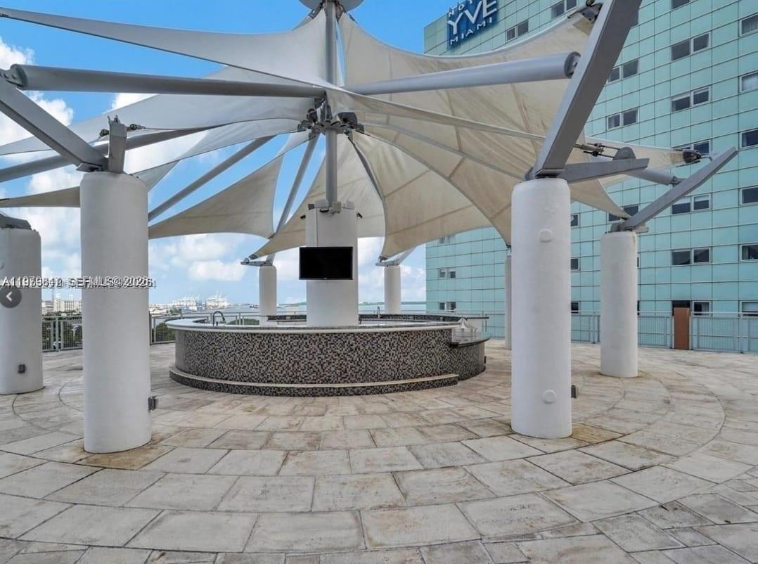 VIZCAYNE NORTH CONDO - Residential