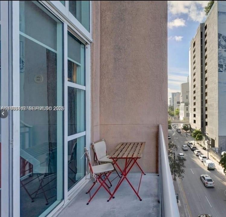 VIZCAYNE NORTH CONDO - Residential