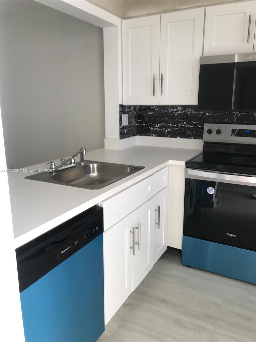 MONTEREY VILLAGE-TWO COND - Residential