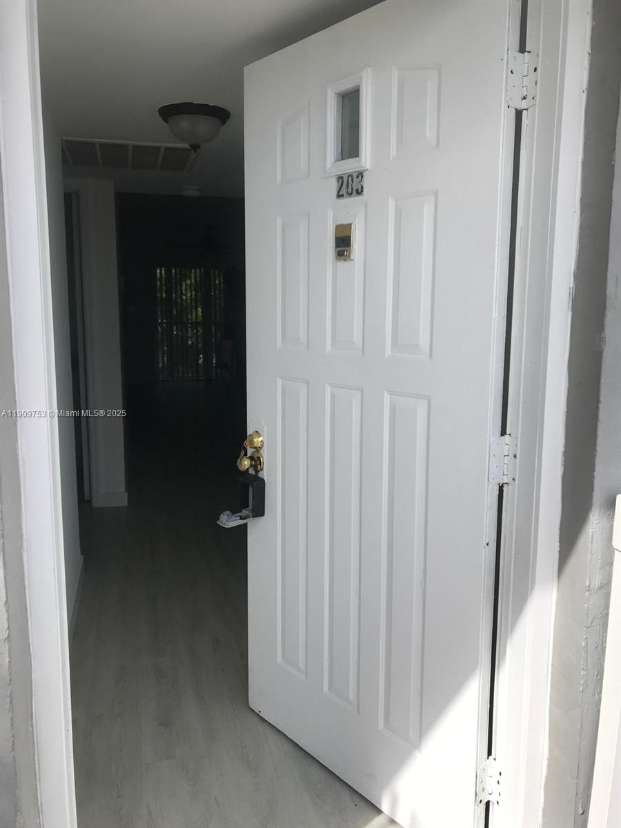 Beautiful2/2 apartment, new vinyl floor, washer nd dryer inside unit, gated county, pretty pool area , excellent for investors or living, close to main expressway, school zone, don't miss it