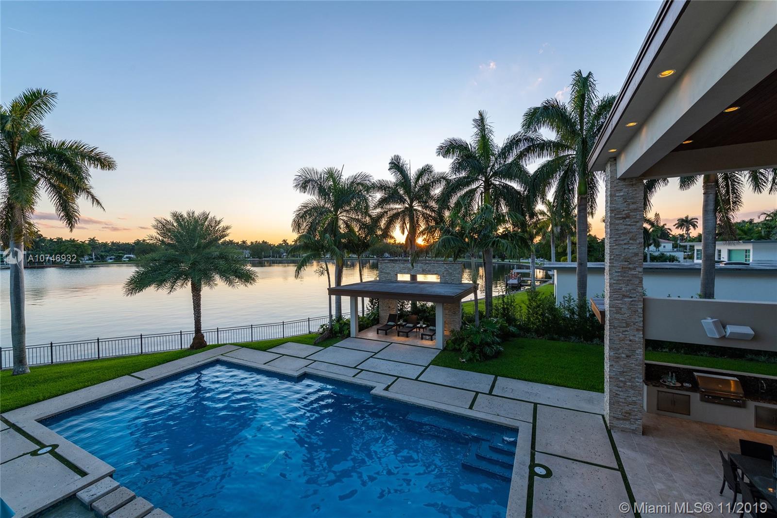 HOLLYWOOD LAKES SEC - Residential