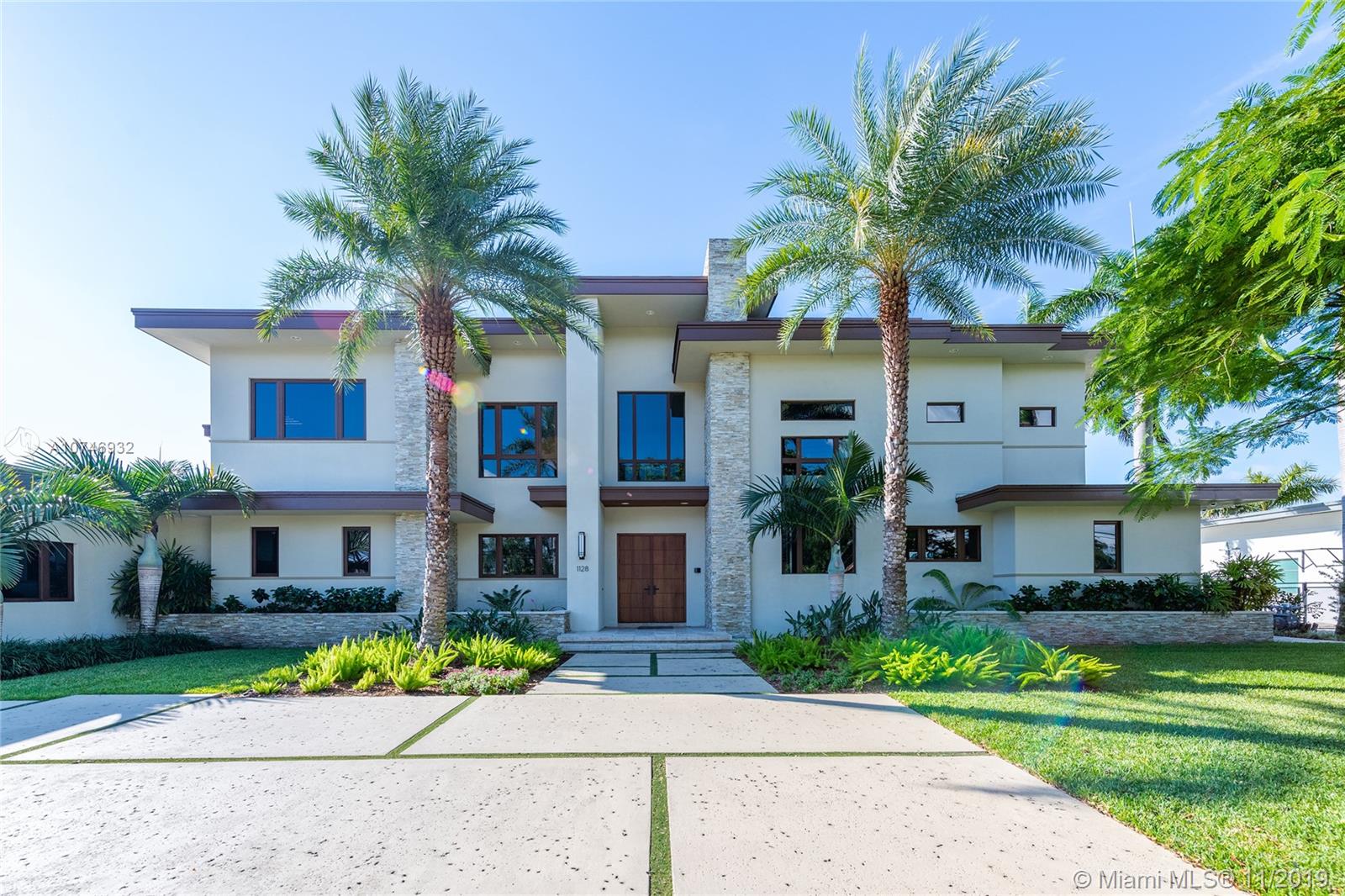 HOLLYWOOD LAKES SEC - Residential