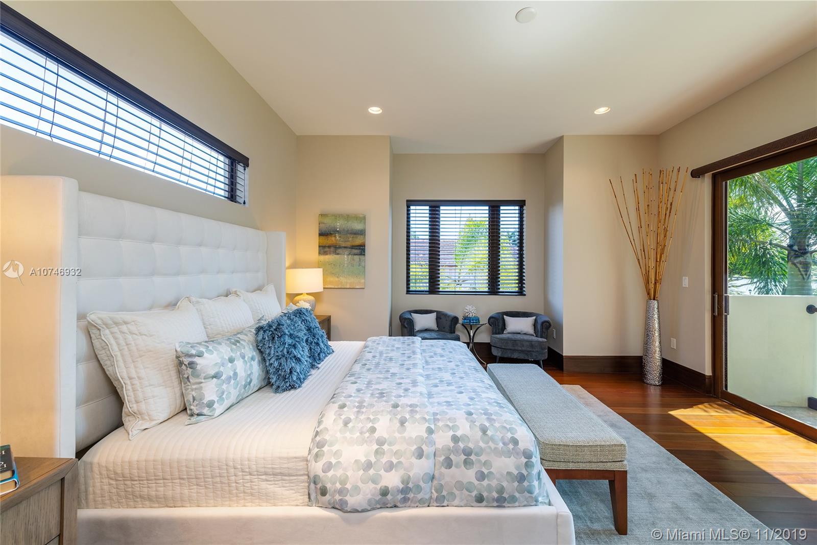 HOLLYWOOD LAKES SEC - Residential
