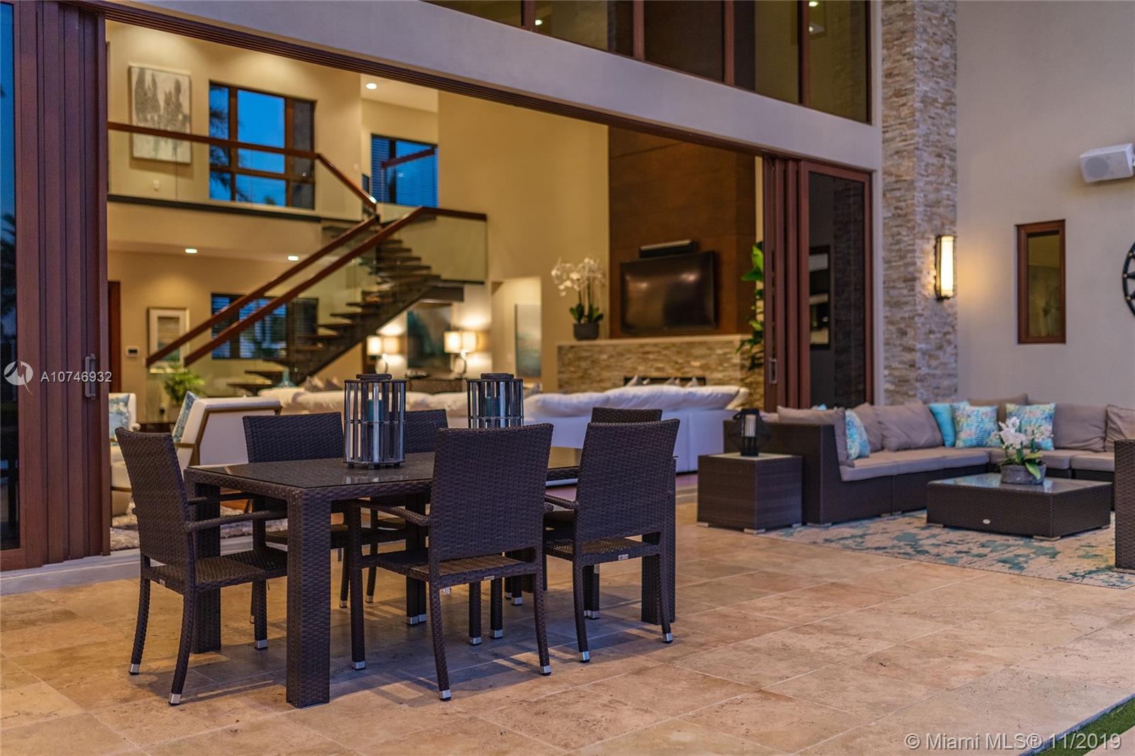 HOLLYWOOD LAKES SEC - Residential