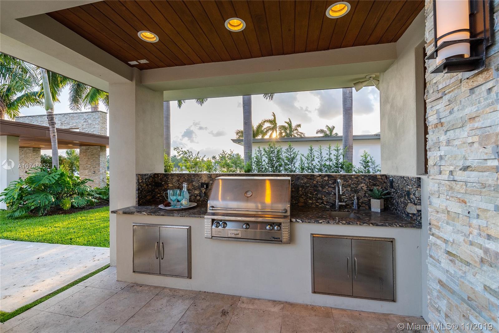 HOLLYWOOD LAKES SEC - Residential