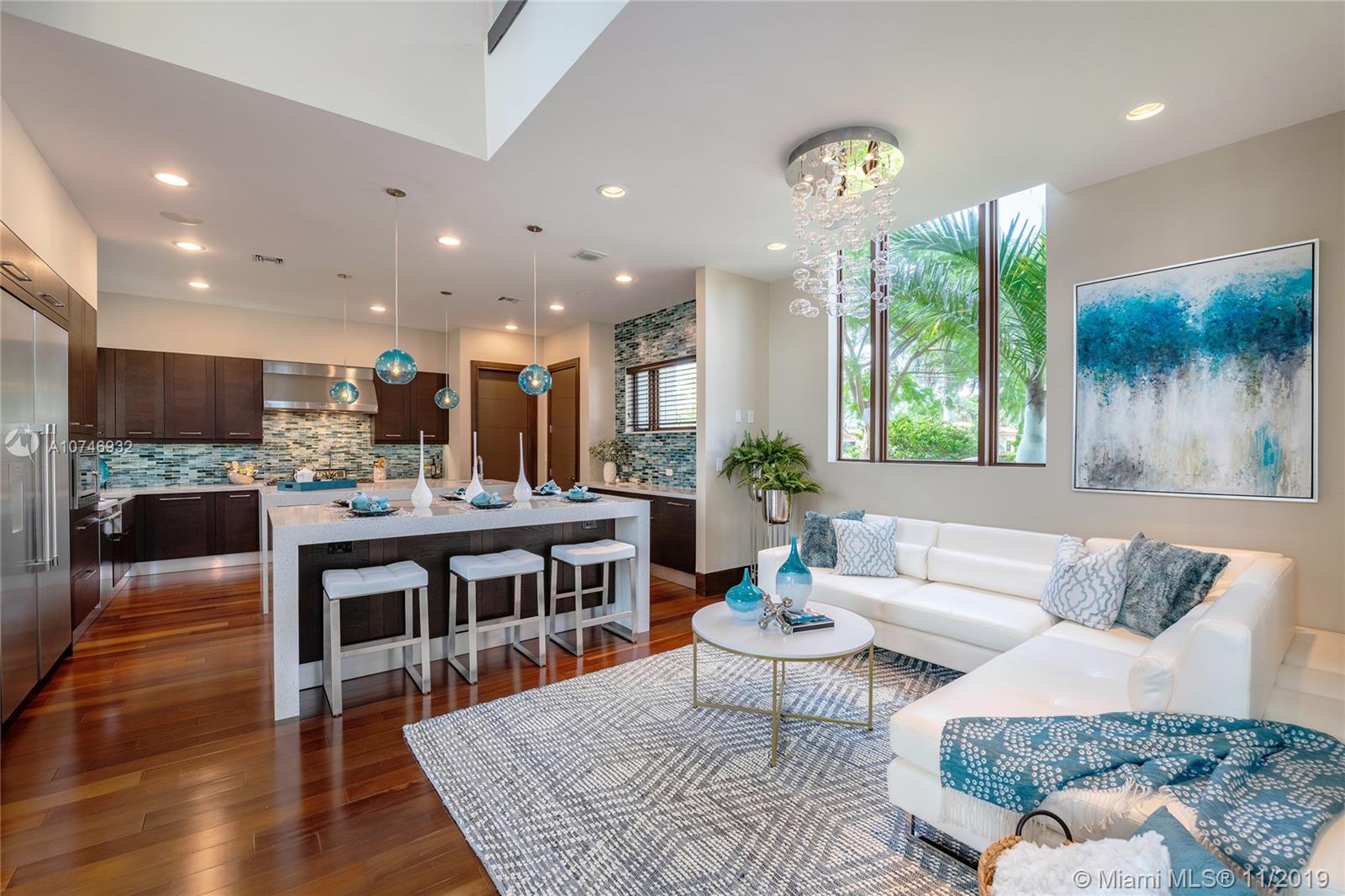 HOLLYWOOD LAKES SEC - Residential