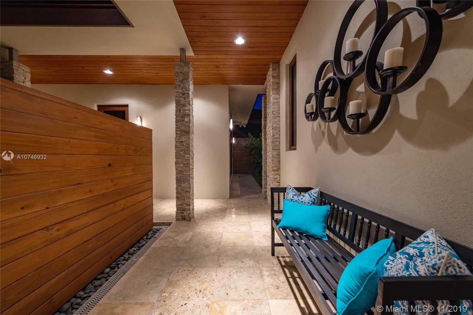 HOLLYWOOD LAKES SEC - Residential