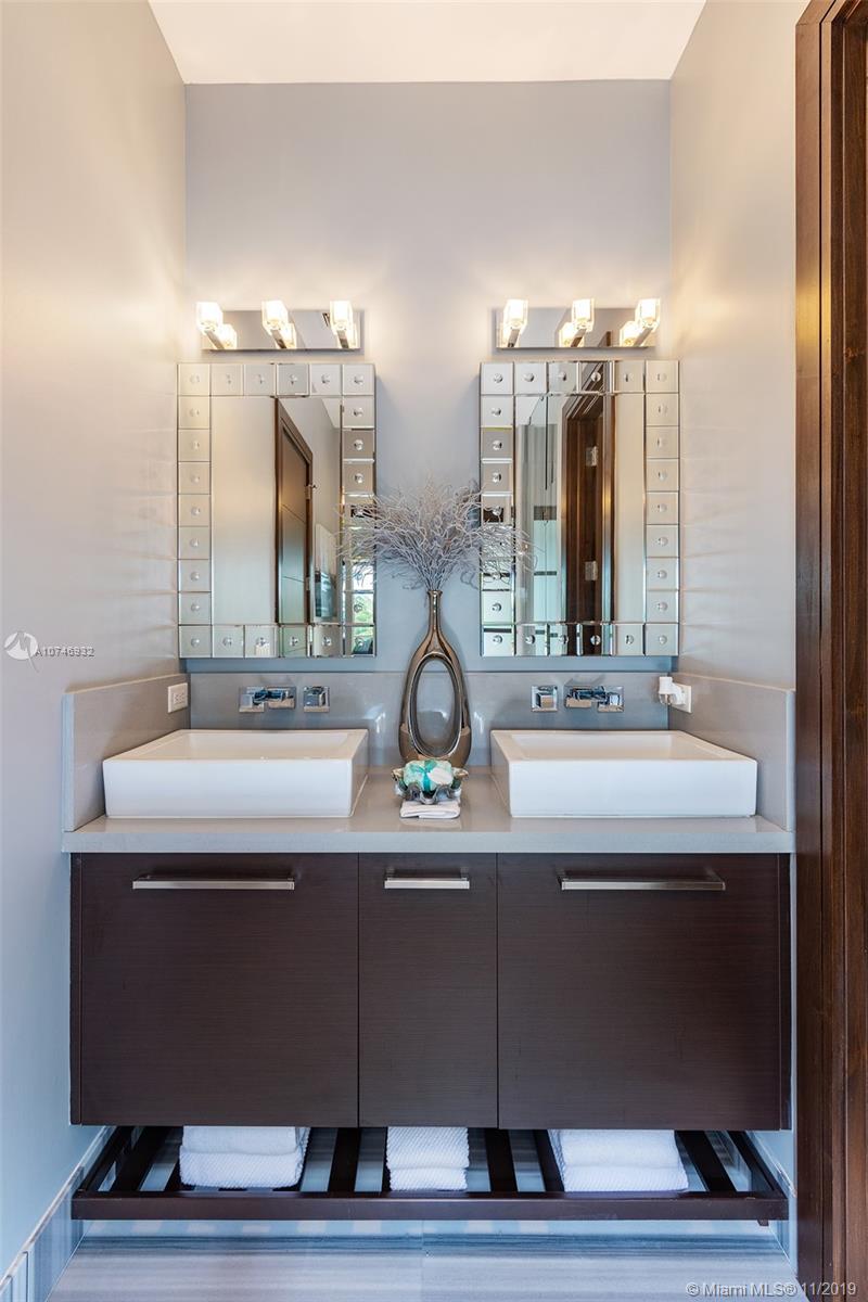 HOLLYWOOD LAKES SEC - Residential