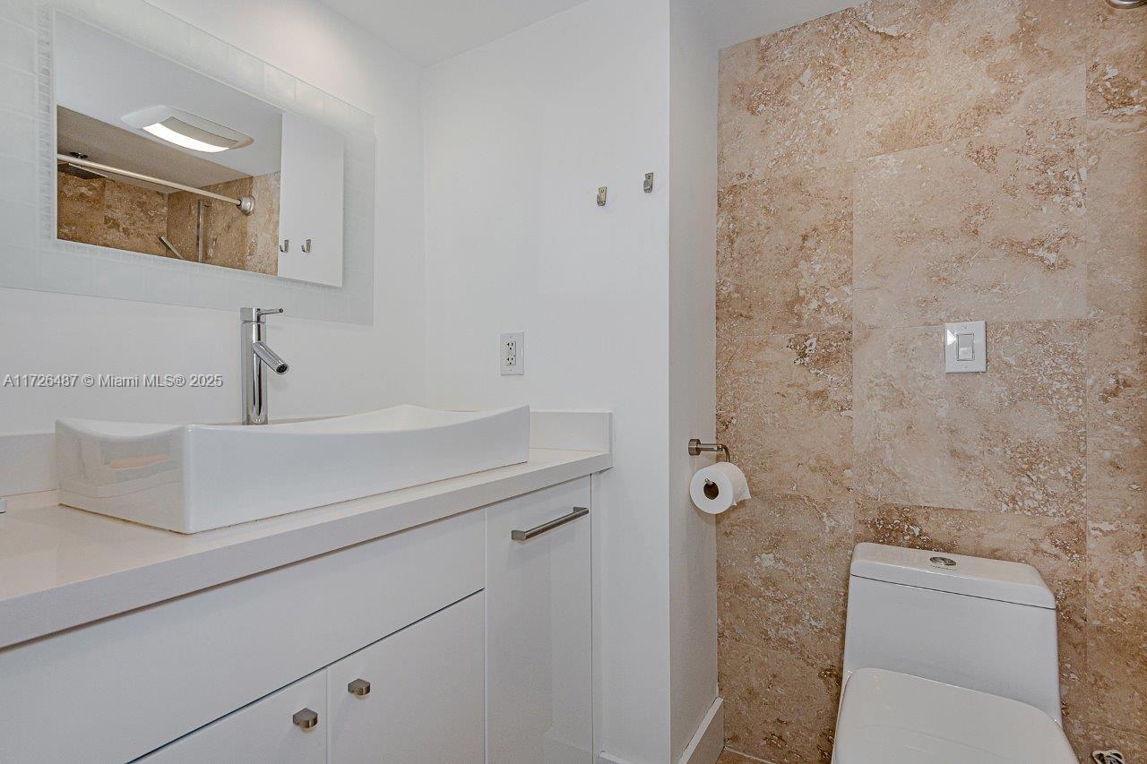 RONEY PALACE CONDO - Residential