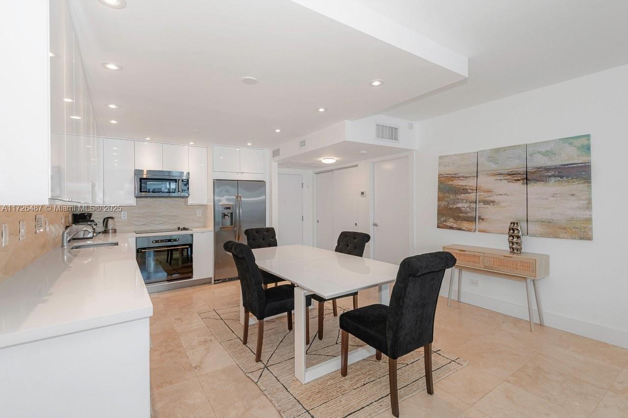 RONEY PALACE CONDO - Residential