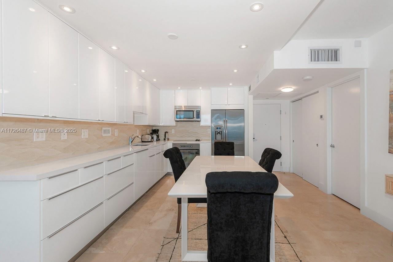 RONEY PALACE CONDO - Residential