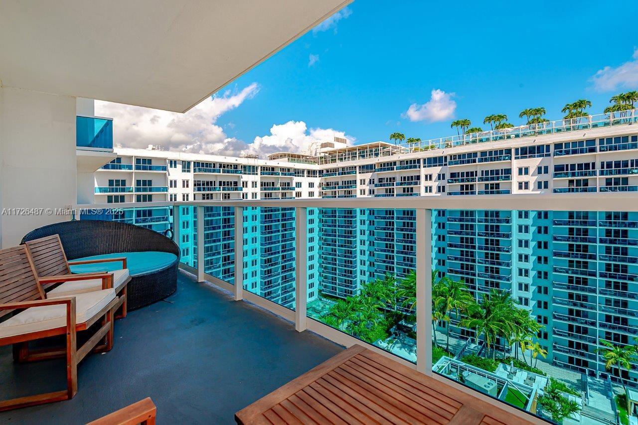RONEY PALACE CONDO - Residential