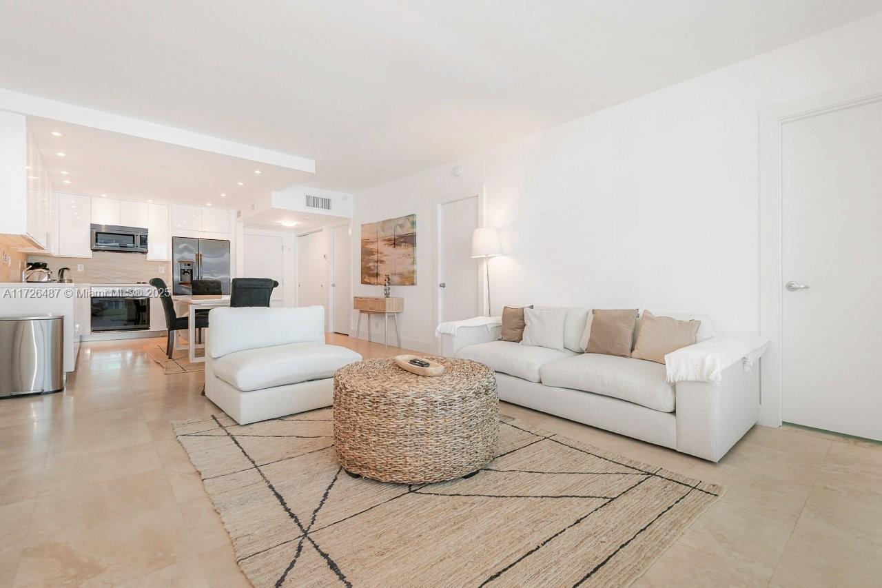 RONEY PALACE CONDO - Residential
