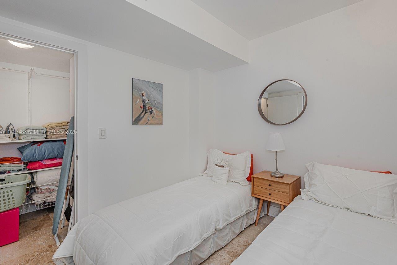 RONEY PALACE CONDO - Residential