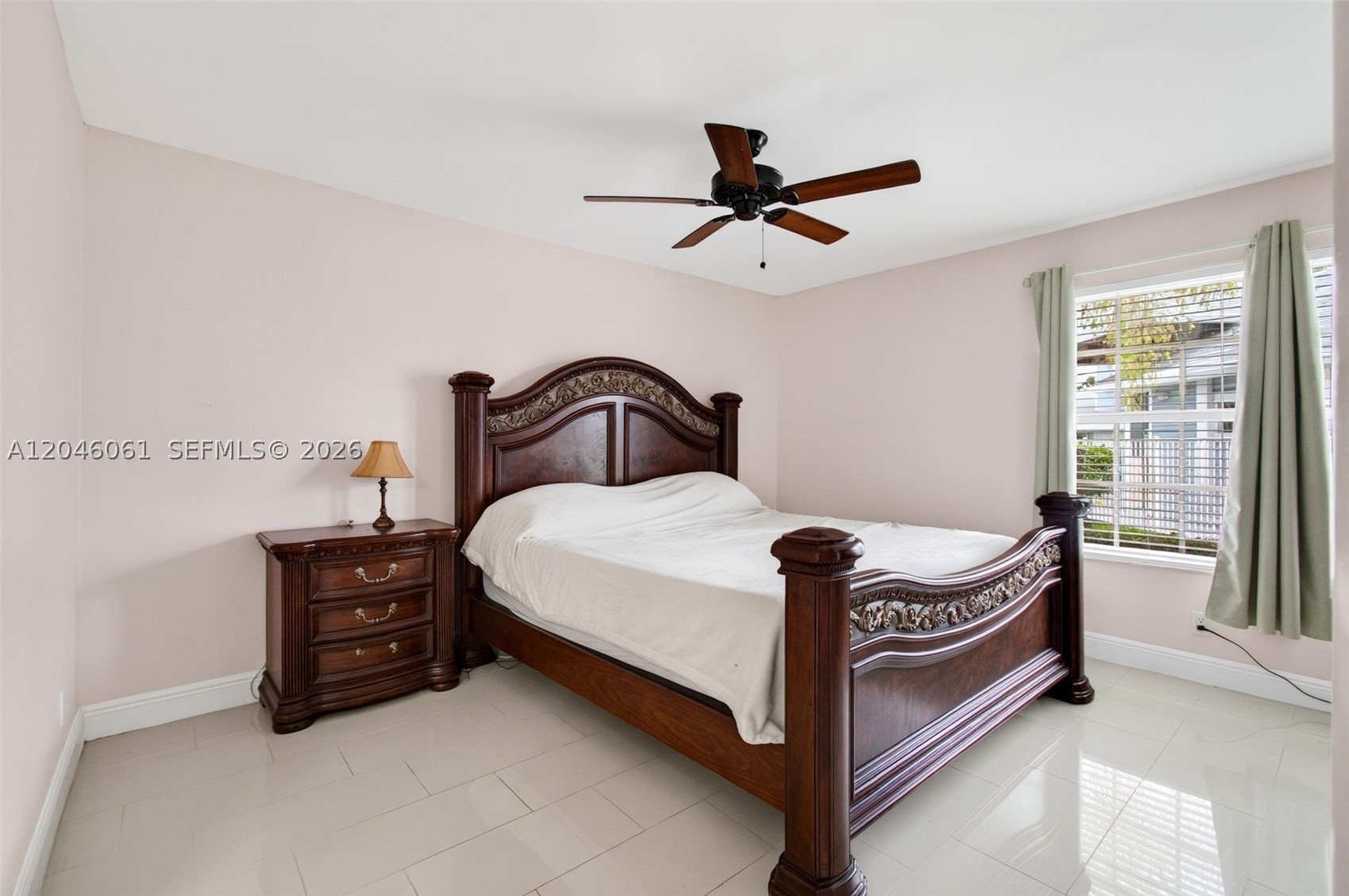 ISLAND CLUB - Residential