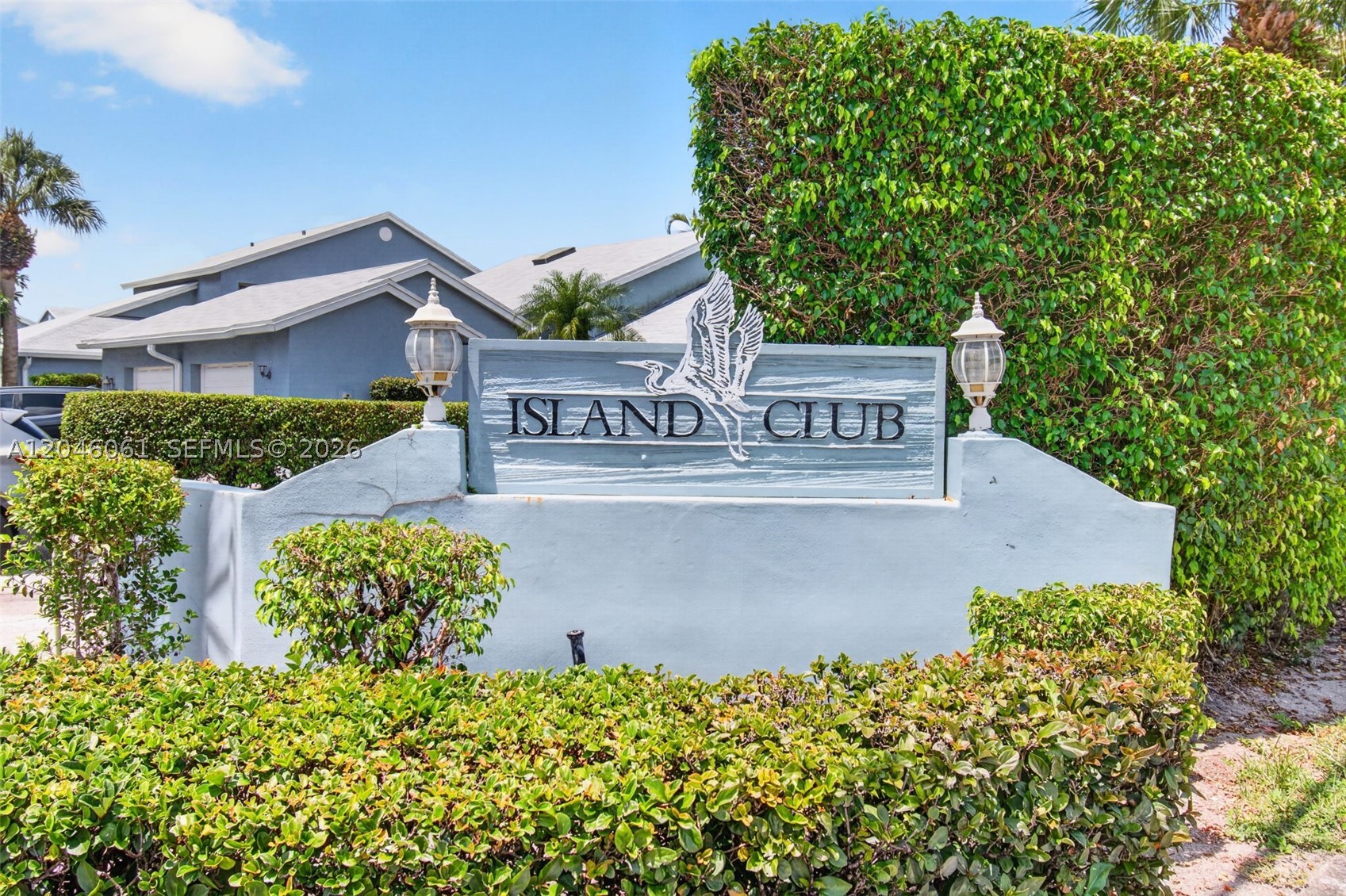 ISLAND CLUB - Residential