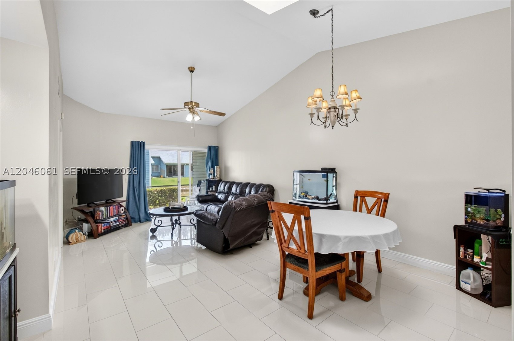 ISLAND CLUB - Residential