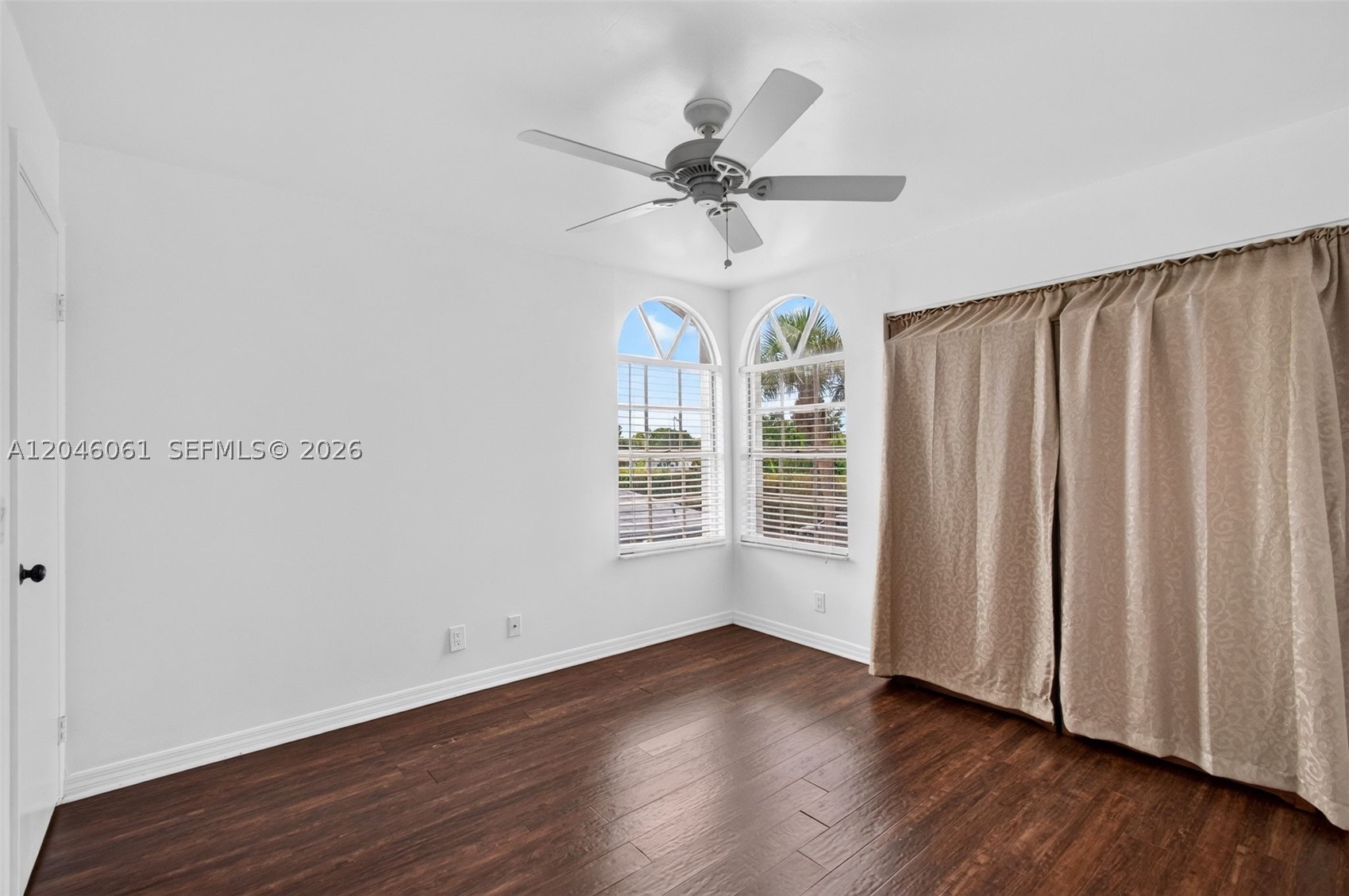 ISLAND CLUB - Residential