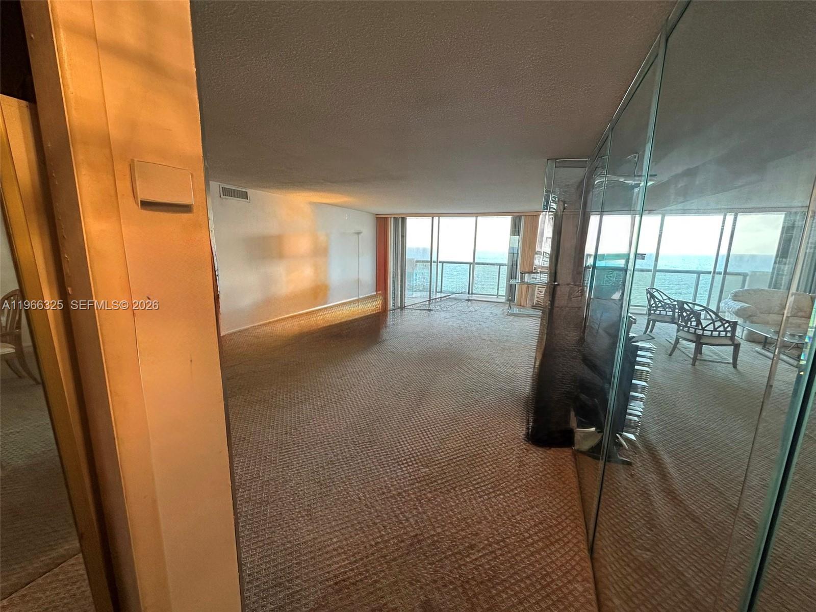 MAISON GRANDE CONDO - Residential
