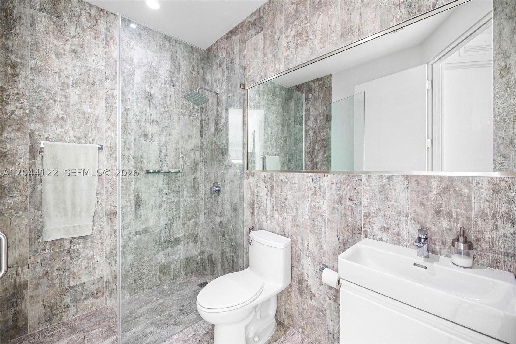 VIZCAYA GARDENS SUBDIVISI - Residential Lease