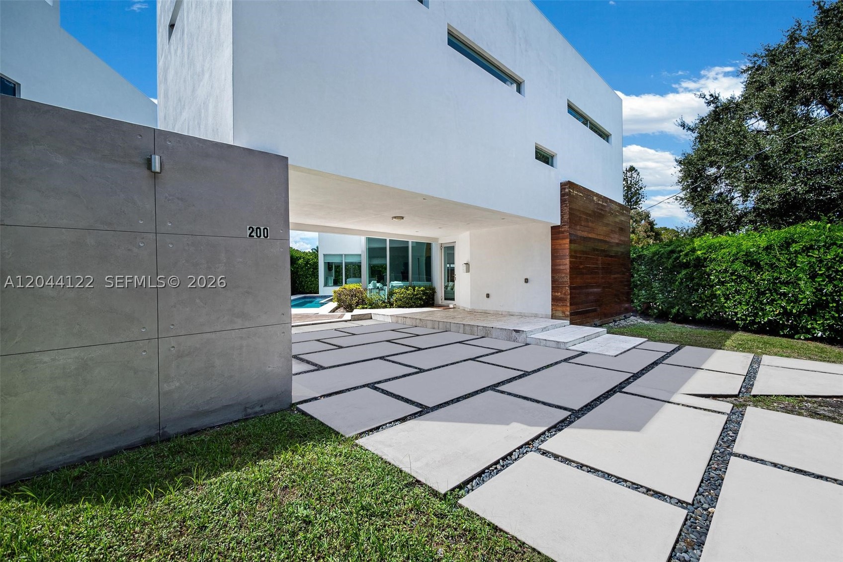 VIZCAYA GARDENS SUBDIVISI - Residential Lease
