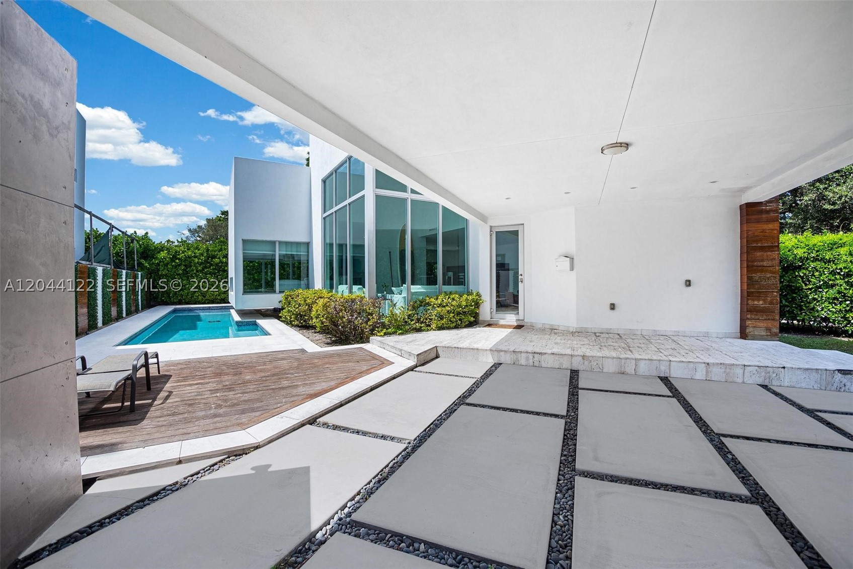 VIZCAYA GARDENS SUBDIVISI - Residential Lease