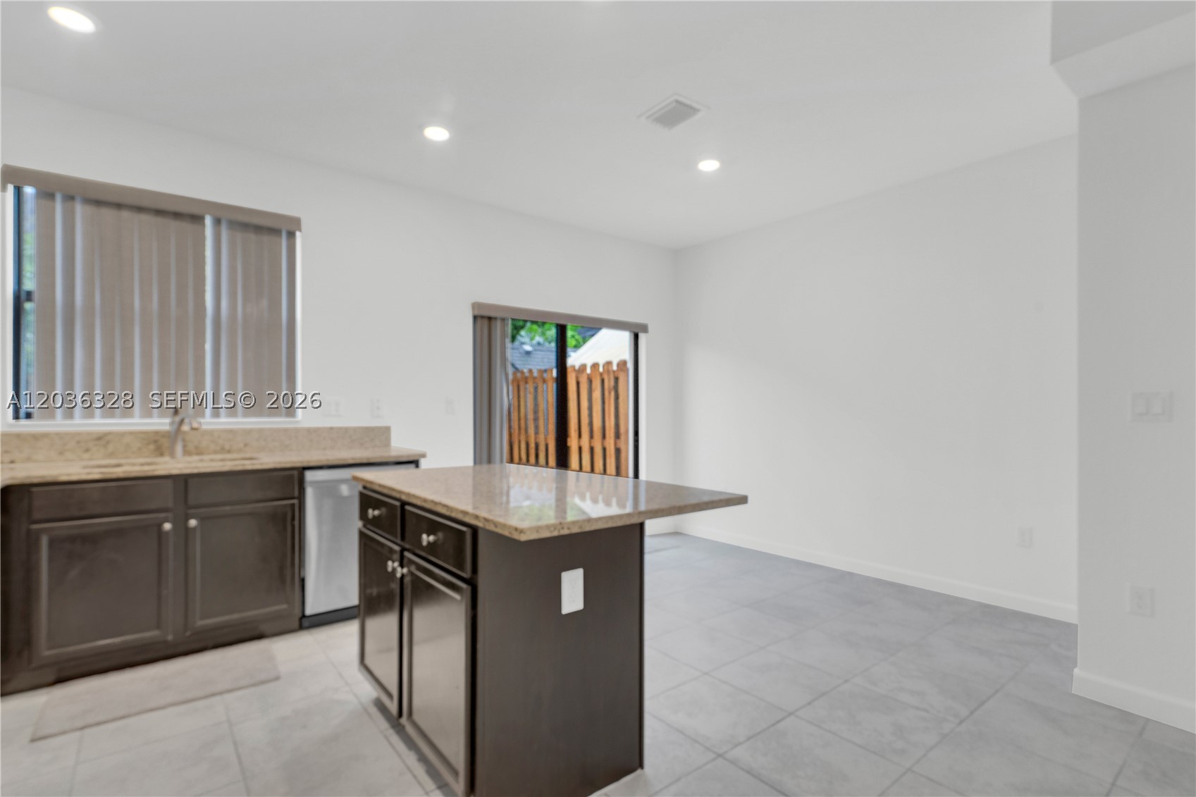 COCO PALM VILLAS - Residential