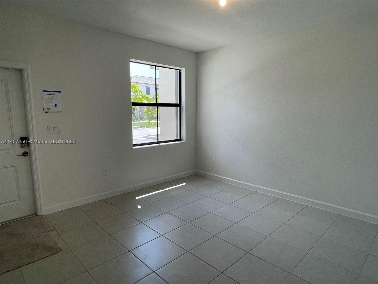 SIENA RESERVE - Residential Lease