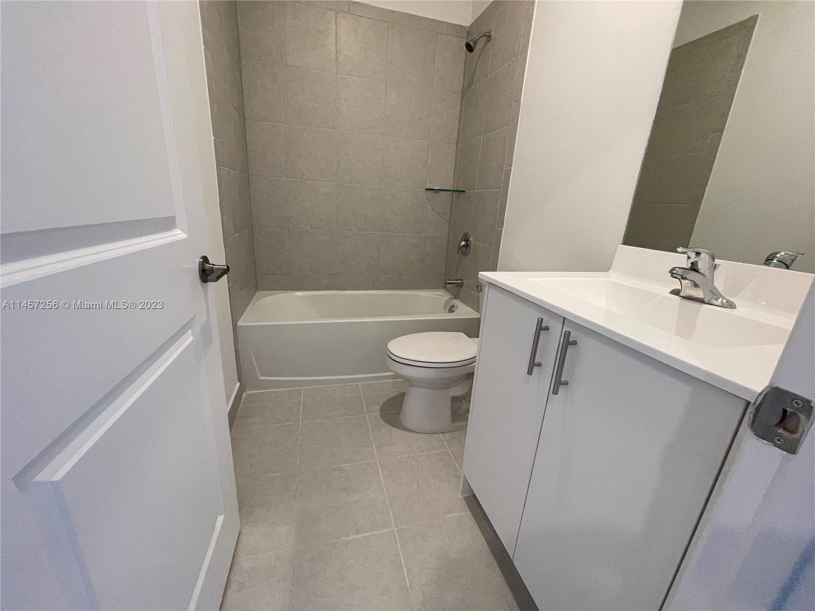 SIENA RESERVE - Residential Lease