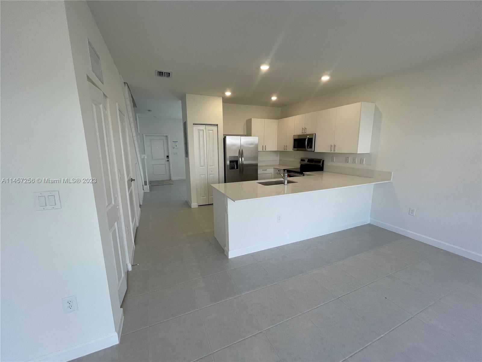 SIENA RESERVE - Residential Lease
