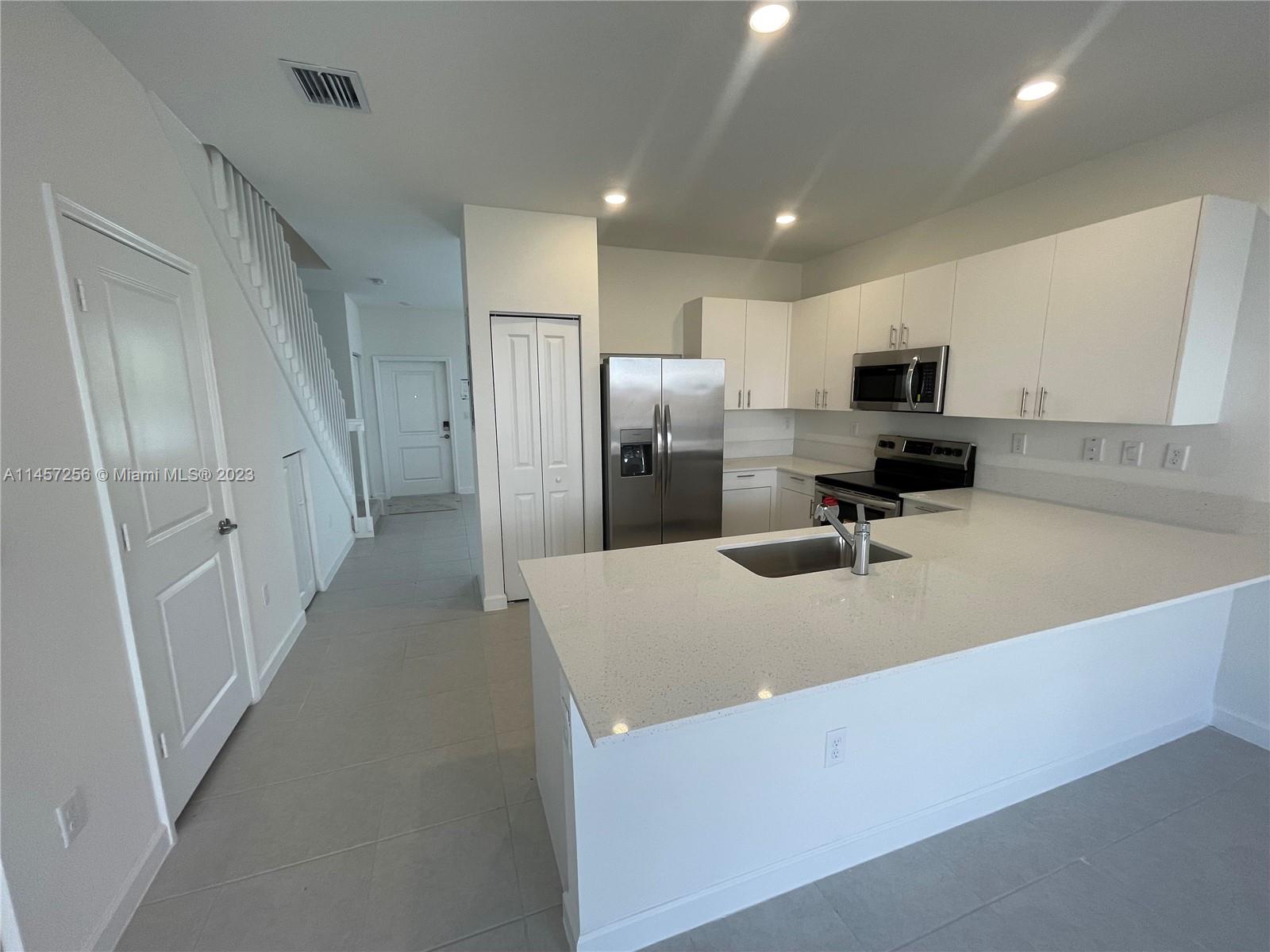 SIENA RESERVE - Residential Lease