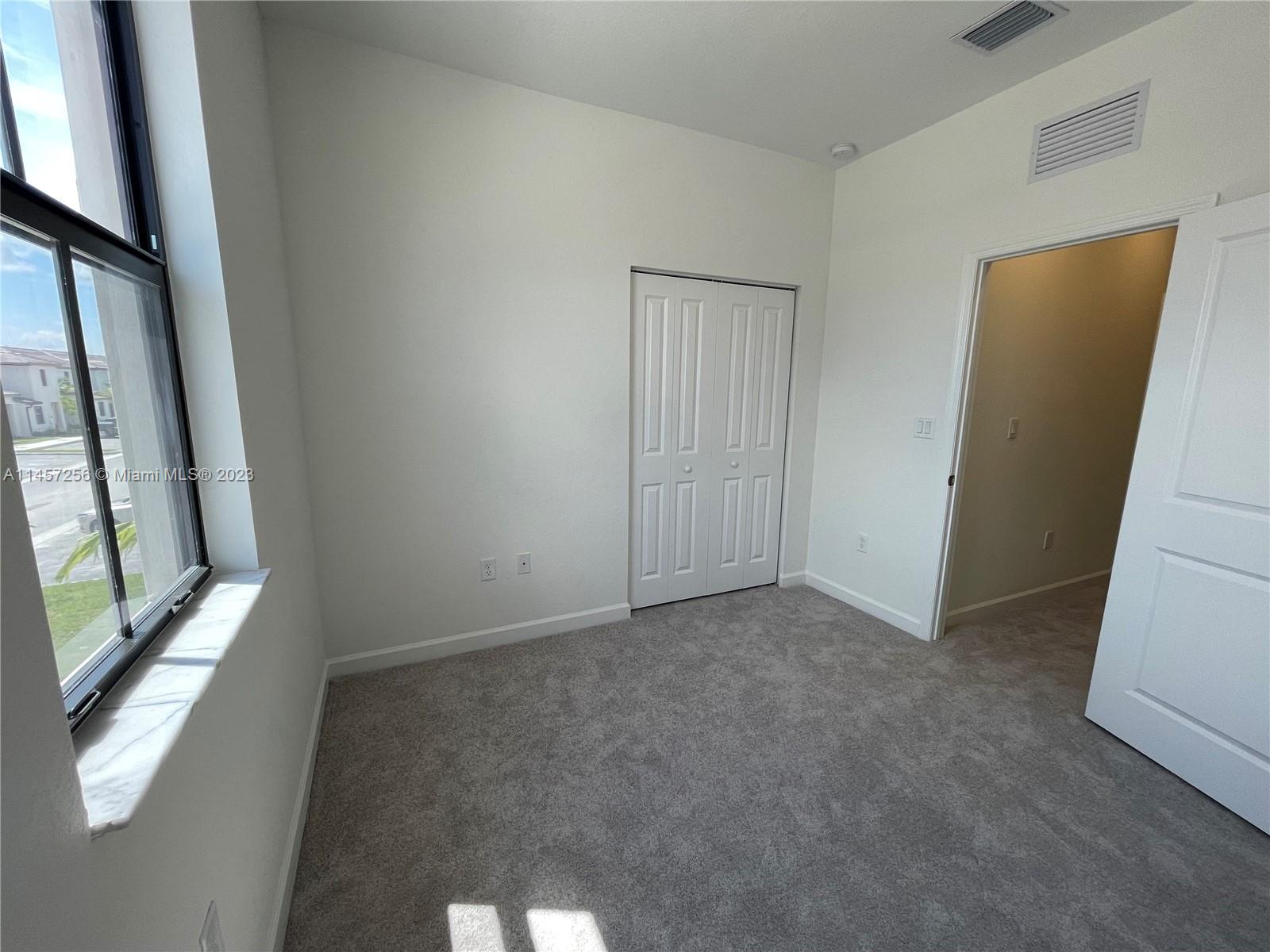 SIENA RESERVE - Residential Lease
