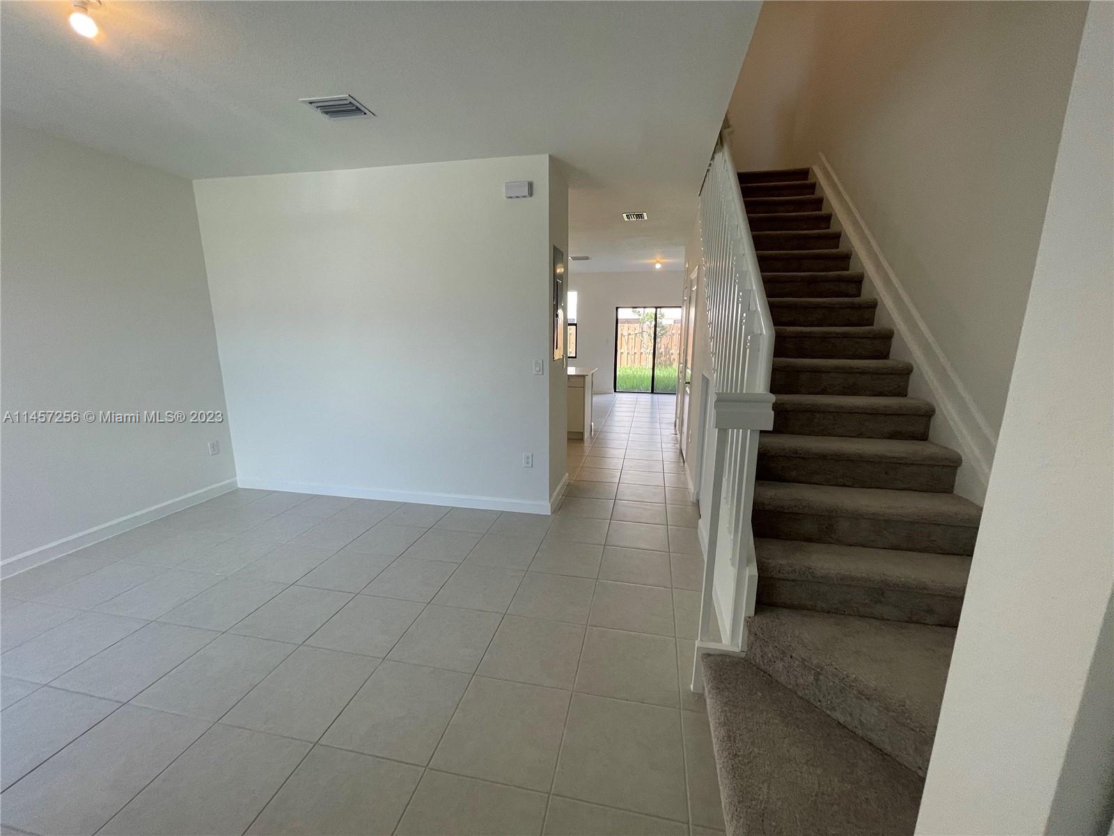 SIENA RESERVE - Residential Lease