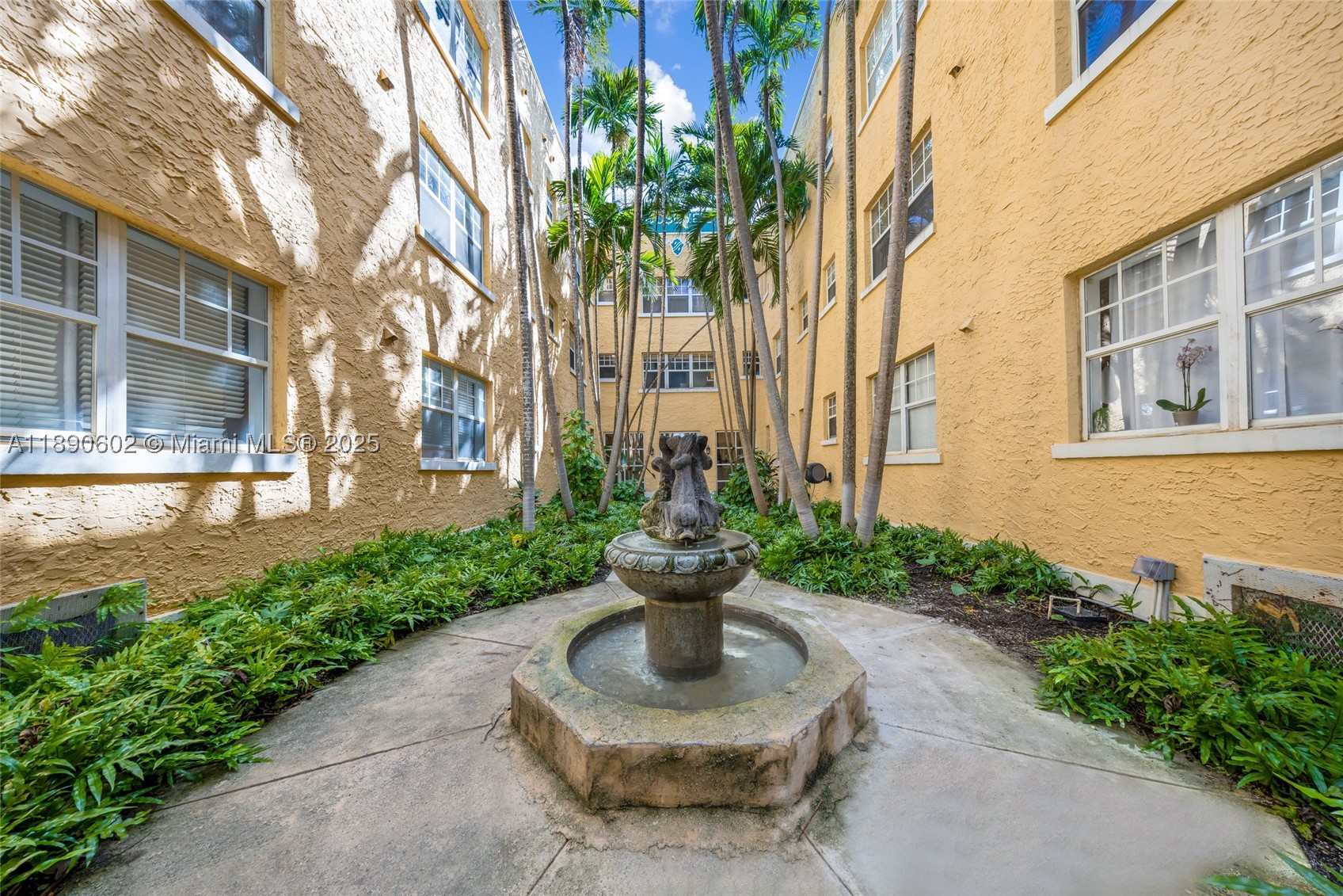THE ROOSEVELT CONDO - Residential